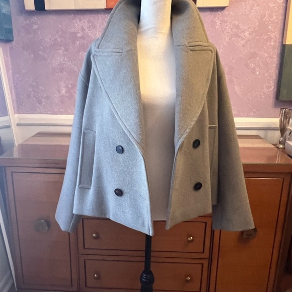 Flattering Zara Women's Double Breasted, Cropped Pea Coat - Picture 1 of 13